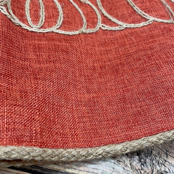 Fall Table Runner with embroidered Pumpkins - Picture 4 of 10